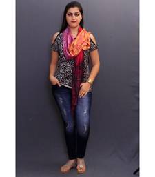 Delicate Wrap Along With Various Colours And Leafy Pattern Looks Extermly Different And Unique.
