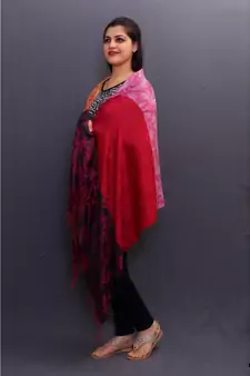 Delicate Wrap Along With Various Colours And Leafy Pattern Looks Extermly Different And Unique.