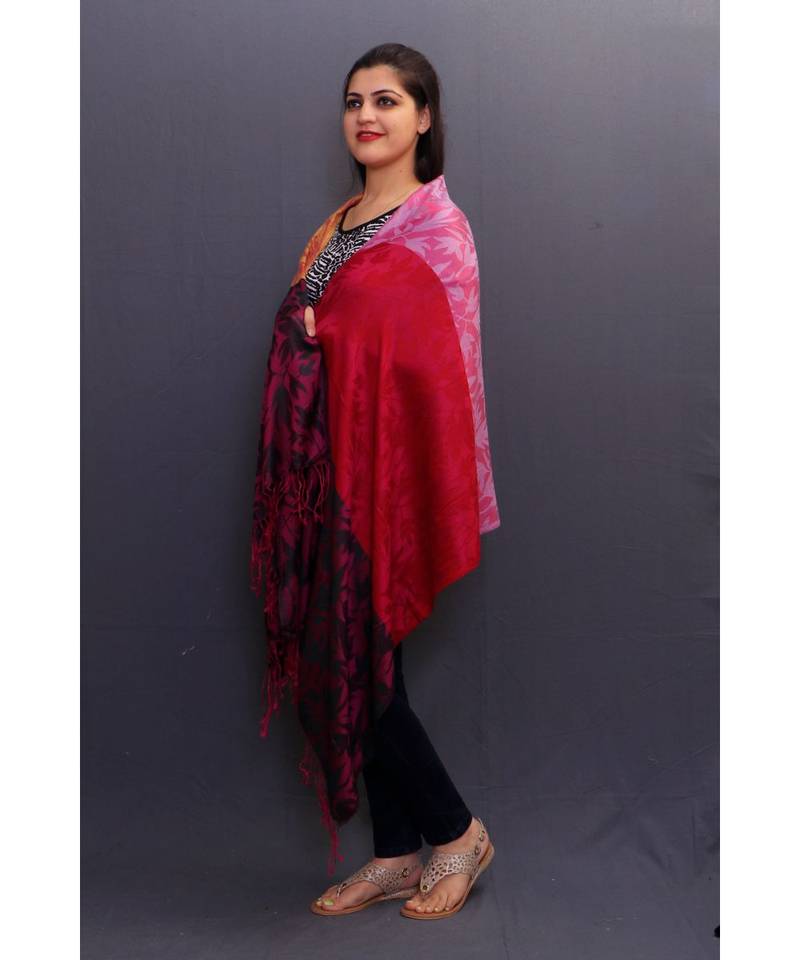 Delicate Wrap Along With Various Colours And Leafy Pattern Looks Extermly Different And Unique.