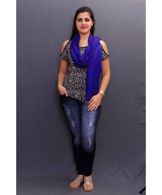 Delicate Wrap Along With Royal Blue Base And Paisleys Looks Elegant When Team Up With Denims Or Suit 1