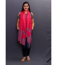Delicate Wrap Along With Pushia Pink Colour Base And Amazing Border Looks Quite Unique.