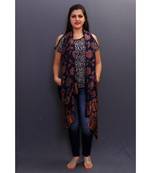 Delicate Wrap Along With Navy Blue Base And Amazing Overall Pattern Looks Quite Unique.