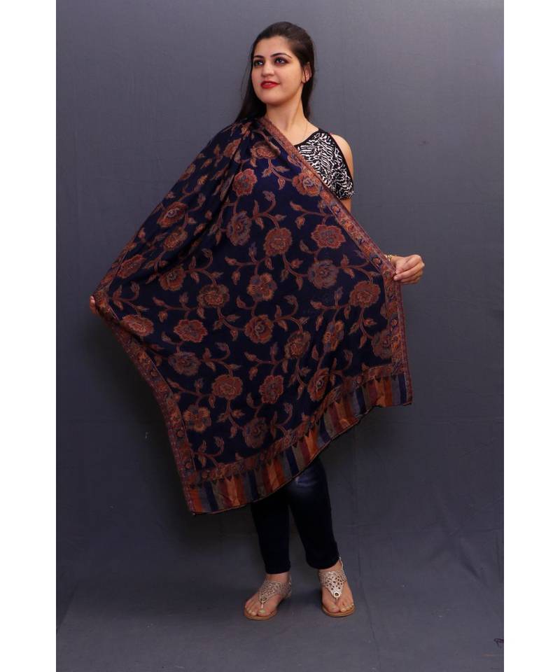 Delicate Wrap Along With Navy Blue Base And Amazing Overall Pattern Looks Quite Unique.
