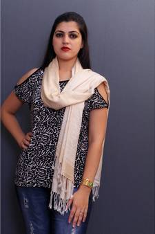 Delicate Wrap Along With Cream Base And Highly Defined Broad Border Gains Whole Attention.