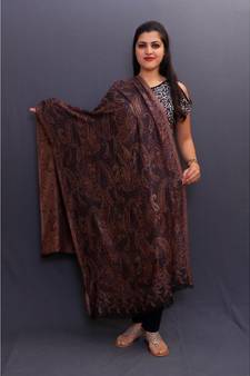 Delicate Wrap Along With Black Colour Base And Amazing Overall Paisley Pattern Looks Quite Unique.
