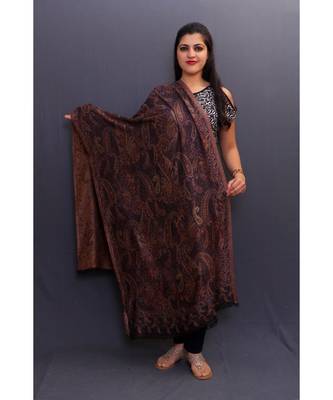 Delicate Wrap Along With Black Colour Base And Amazing Overall Paisley Pattern Looks Quite Unique. 1