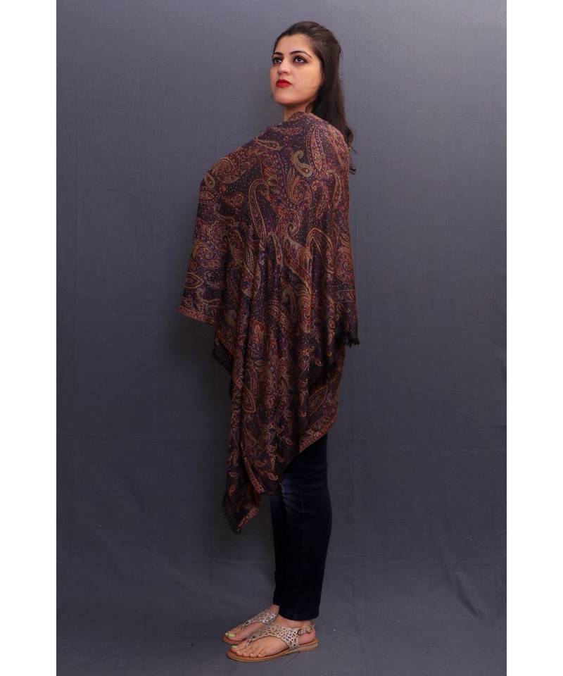 Delicate Wrap Along With Black Colour Base And Amazing Overall Paisley Pattern Looks Quite Unique.