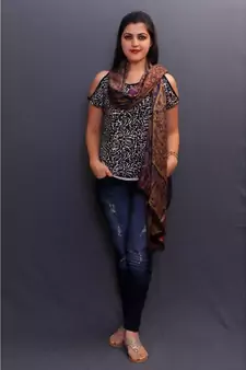 Navy Blue Colour Delicate Wrap Along With Dense Pattern Gains Whole Attention And Looks Amazing.