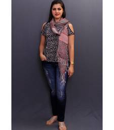 Delicate Wrap Along With Stripes Pattern Looks Elegant When Team Up With Denims Or Suit.