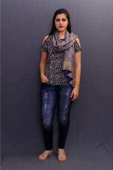 This Delicate Wrap Along With Antique Base Looks Elegant When Team Up With Denims Or Suit.
