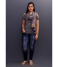 This Delicate Wrap Along With Antique Base Looks Elegant When Team Up With Denims Or Suit.