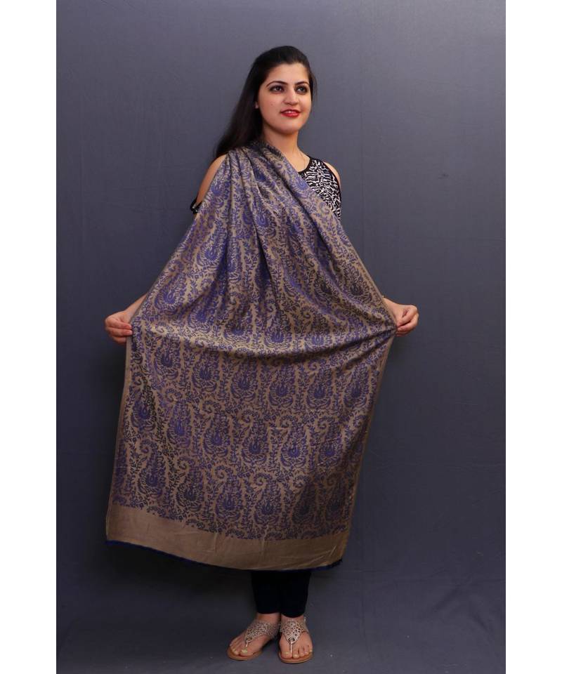 This Delicate Wrap Along With Antique Base Looks Elegant When Team Up With Denims Or Suit.