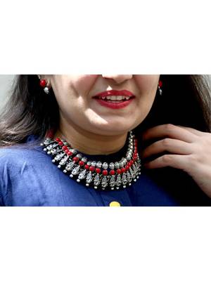 Red necklaces 2
