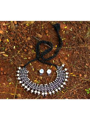 Black necklaces 1