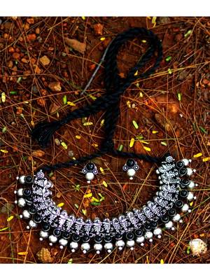Black necklaces 2