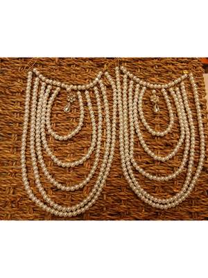 Gold brooch 1