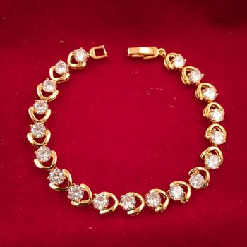 Fashion Collection Gold Plated Charm Bracelet For Women 1