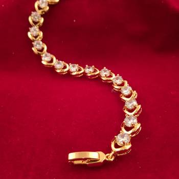 Fashion Collection Gold Plated Charm Bracelet For Women 2