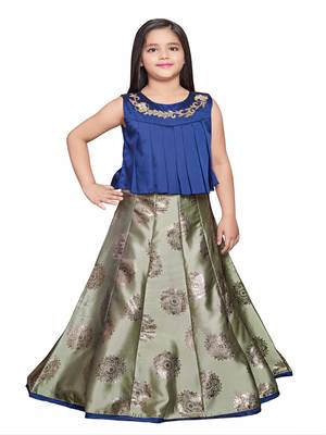 green printed jaquard stitched girls gown 2