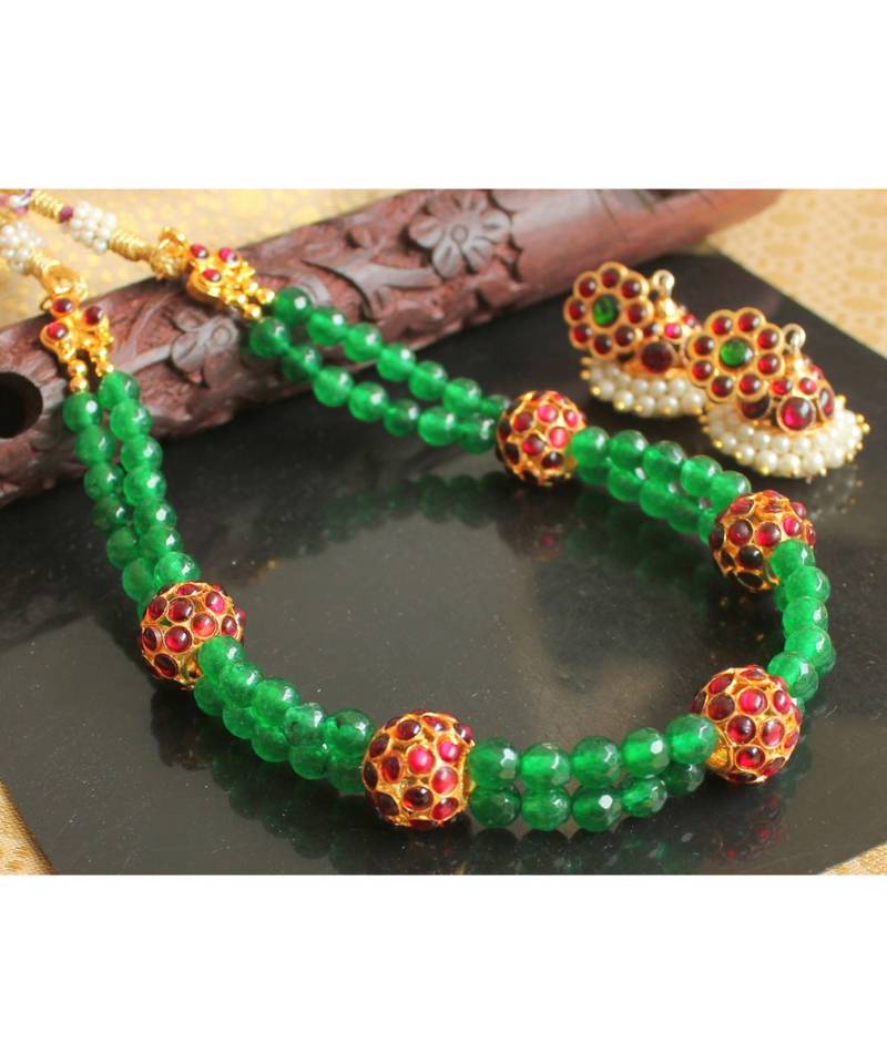 Beautiful Kemp Green Agates Designer Necklace Set