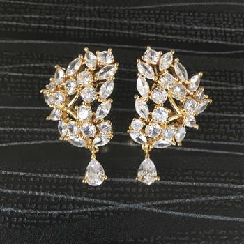 Gold earrings 3