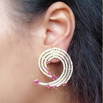 Gold earrings 3
