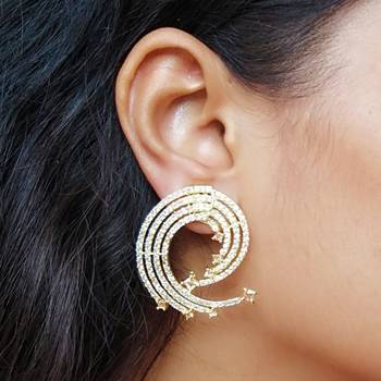 Gold earrings 1
