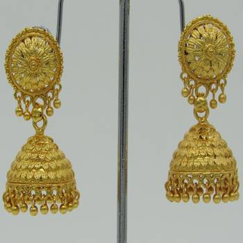 Gold earrings 3