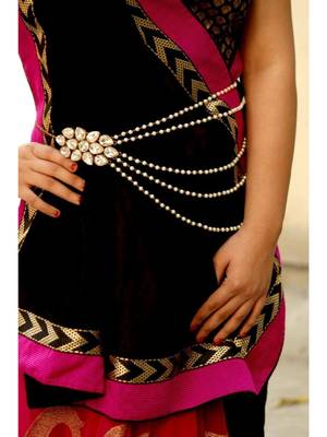 Gold waist-belt 1