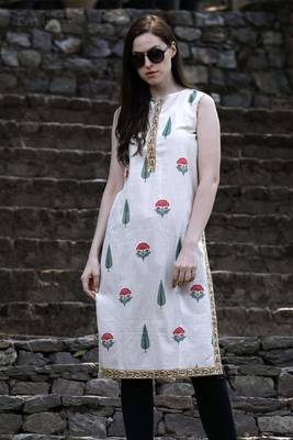 Off White Mughal Printed Kurta 4