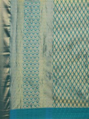CLASSICATE From The House Of The Chennai Silks Women's Green Kanjivaram Silk Saree With Blouse 4