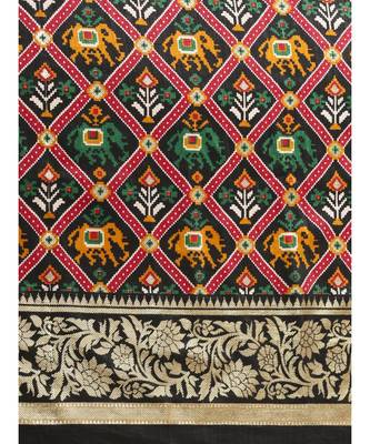 Black printed Silk blend saree with blouse 3