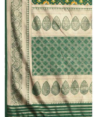 Green printed Silk blend saree with blouse 3