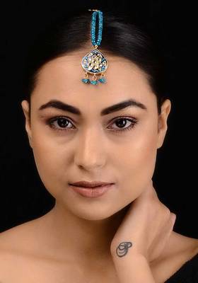 Turquoise Gold Tone Meenakari Maang Tikka

 1