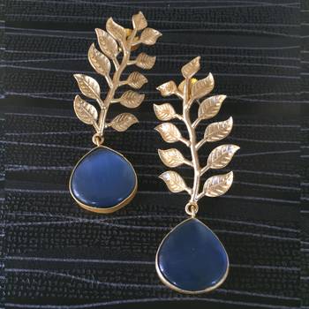 Gold earrings 1