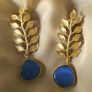 Gold earrings 3