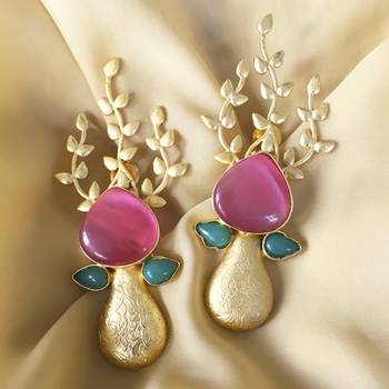 Gold earrings 3