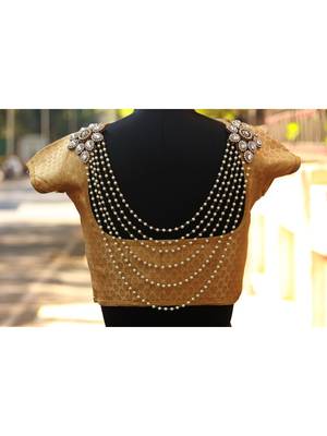 Gold brooch 1