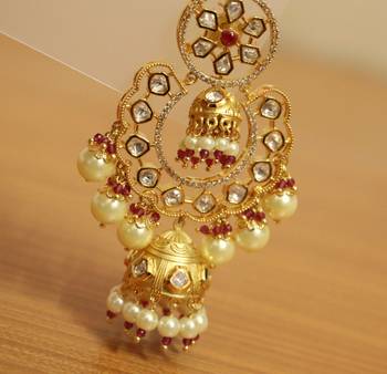 White Pearl Chandbali 3