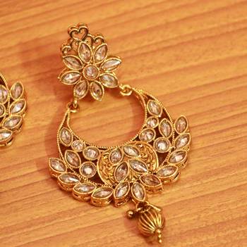 White Zircon       Chandbali 2