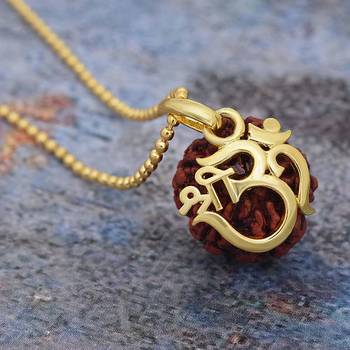 Lord Shiva Designer Pendant For Unisex Gold Plated Om Shri Rudraksha Pendant With Chain  1