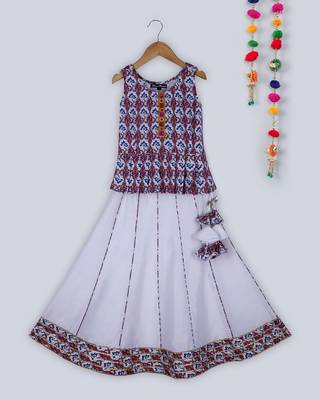 stylish printed choli with a white lehnga with gota work 1