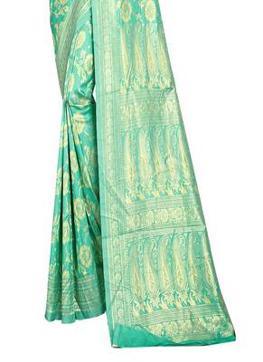 Green  woven banarasi saree with blouse 2