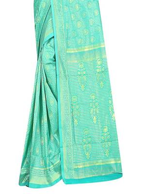 Green woven banarasi saree with blouse 2