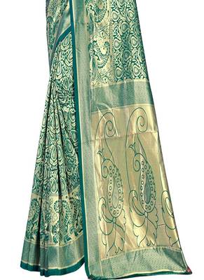 Green  woven banarasi saree with blouse 2