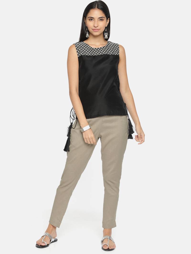 Women Olive Green Slim Fit Solid Cropped Cigarette Linen Trousers