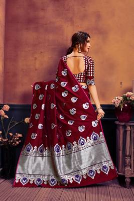 Red printed banarasi silk saree with blouse 3