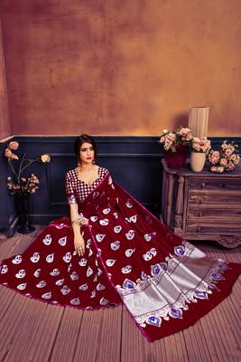 Red printed banarasi silk saree with blouse 4
