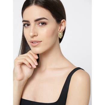 Gold pearl earrings 2