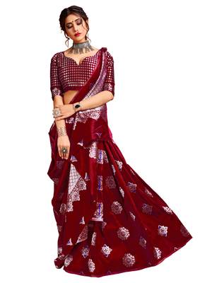 Red woven banarasi silk saree with blouse 4